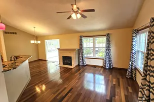 222 Lily Ln, Rockford, IL 61107 - Photo 5
