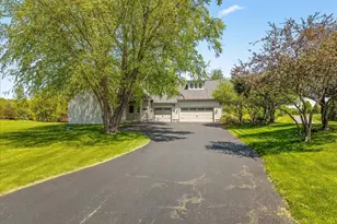 12224 Brandon Ct, Caledonia, IL 61011 - Photo 9