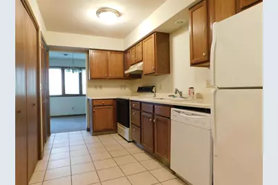 766 Tulip Lane, Rockford, IL 61107 - Photo 7