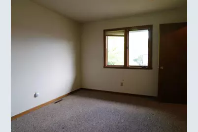 766 Tulip Lane, Rockford, IL 61107 - Photo 13
