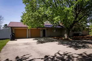 12166 Cunningham Rd, Winnebago, IL 61088 - Photo 7
