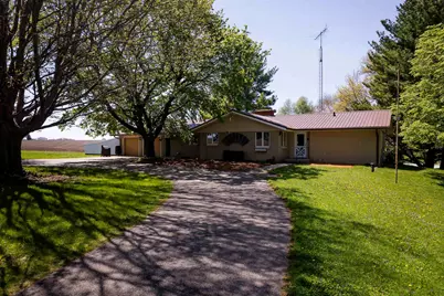 12166 Cunningham Road, Winnebago, IL 61088 - Photo 5