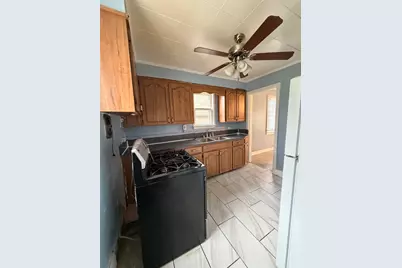 1915 Quincy Street, Rockford, IL 61103 - Photo 5