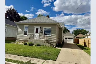 625 10th Street, Peru, IL 61354 - Photo 1