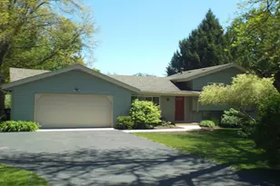 642 Homestead Ln, Rockford, IL 61102 - Photo 1