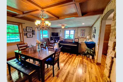7009 Pearl City Road, Freeport, IL 61032 - Photo 11