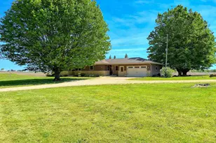 7009 Pearl City Rd, Freeport, IL 61032 - Photo 35