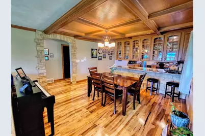 7009 Pearl City Road, Freeport, IL 61032 - Photo 9