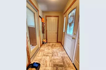7009 Pearl City Road, Freeport, IL 61032 - Photo 3