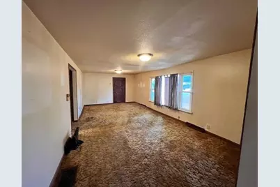 913 S 15th Street, Freeport, IL 61032 - Photo 5