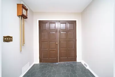 7607 Larwinn Drive, Rockford, IL 61107 - Photo 5