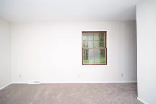 7607 Larwinn Dr, Rockford, IL 61107 - Photo 13