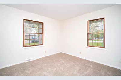 7607 Larwinn Drive, Rockford, IL 61107 - Photo 17