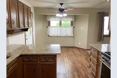 618 E Macomb Street, Belvidere, IL 61008 - Photo 9