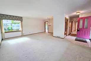 522 Sunrise Ln, Rockford, IL 61107 - Photo 7