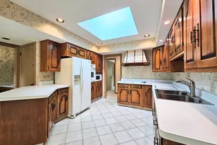 522 Sunrise Ln, Rockford, IL 61107 - Photo 15
