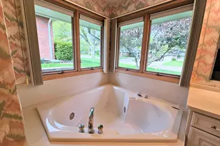 522 Sunrise Ln, Rockford, IL 61107 - Photo 23