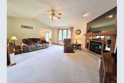 6090 Chatsworth Drive, Rockford, IL 61109 - Photo 5
