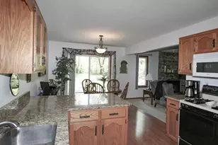 5457 Country Ct, Roscoe, IL 61073 - Photo 11
