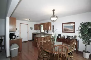 5457 Country Ct, Roscoe, IL 61073 - Photo 9