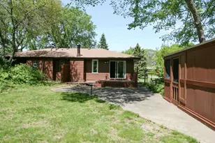 5457 Country Ct, Roscoe, IL 61073 - Photo 3
