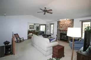 5457 Country Ct, Roscoe, IL 61073 - Photo 5