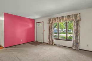 8318 Cameo Dr, Machesney Park, IL 61115 - Photo 5
