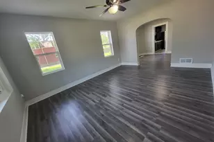 1406 S Bloomington St, Streator, IL 61364 - Photo 5