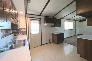 320 W Benton St, Mount Carroll, IL 61053 - Photo 3