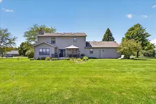 12117 Whispering Winds Dr, Roscoe, IL 61073 - Photo 43