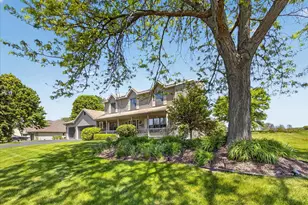 12117 Whispering Winds Dr, Roscoe, IL 61073 - Photo 3