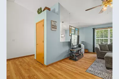 302 Picadilly Drive, Poplar Grove, IL 61065 - Photo 5