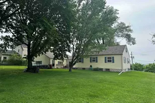 626 N 4th St, Savanna, IL 61074 - Photo 5