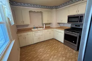 2024 Cumberland St, Rockford, IL 61103 - Photo 9