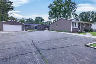 7917-7921 Venus St, Loves Park, IL 61111 - Photo 3