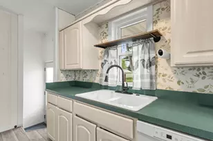 404 S 9th St, Oregon, IL 61061 - Photo 13