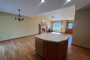 637 North Prairie, Rockton, IL 61072 - Photo 3