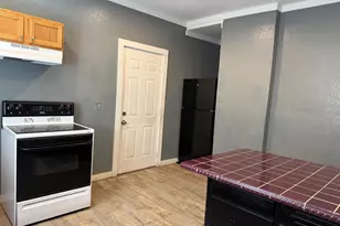 704 S Carroll Ave, Freeport, IL 61032 - Photo 9