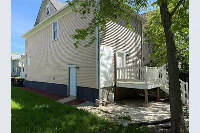 704 S Carroll Avenue, Freeport, IL 61032 - Photo 3