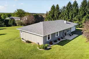 6137 Upper Ridge Way, Roscoe, IL 61073 - Photo 7