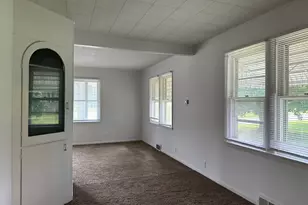 330 California Ave, Savanna, IL 61074 - Photo 5