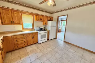 617 East Ave, Belvidere, IL 61008 - Photo 17