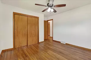 908 S Bauch Ave, Freeport, IL 61032 - Photo 17