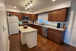 818 W Jackson St, Belvidere, IL 61008 - Photo 5