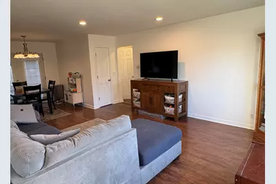 818 W Jackson St, Belvidere, IL 61008 - Photo 3