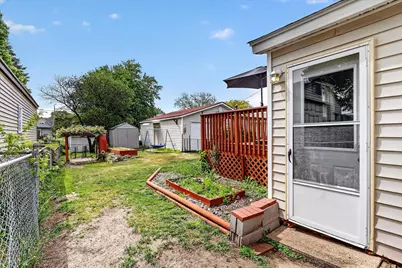 240 S Adams Street, South Beloit, IL 61080 - Photo 7