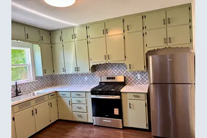 621 E Garden Street, Freeport, IL 61032 - Photo 9