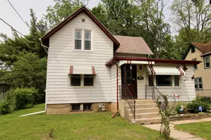 1221 Blaisdell St, Rockford, IL 61101 - Photo 3