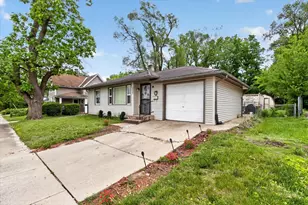 1130 Sherman Ave, Rockford, IL 61101 - Photo 3