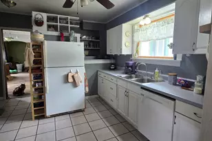 1105 Oakley St, Belvidere, IL 61008 - Photo 3